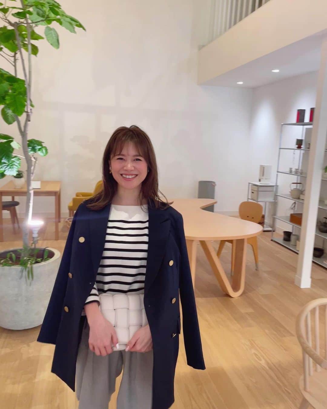 平井喜美さんのインスタグラム写真 - (平井喜美Instagram)「よもぎ蒸しサロンのLINE構築をするので まずはお客様の気持ちを味わいに🌿 ⁡ 構築するサロンは他府県なので とり急ぎ、大阪の有名サロンで 蒸されてきました😌 ⁡ ⁡ たくさんの気付きあり🧚‍♀️ 🤔🤔🤔 さーて、ライティングも頑張るぞー💪 ⁡ ⁡ #よもぎ蒸し #LINE公式アカウント #Lステップ構築 #ファッション  #紺ジャケット」3月31日 19時17分 - yoshimi1111