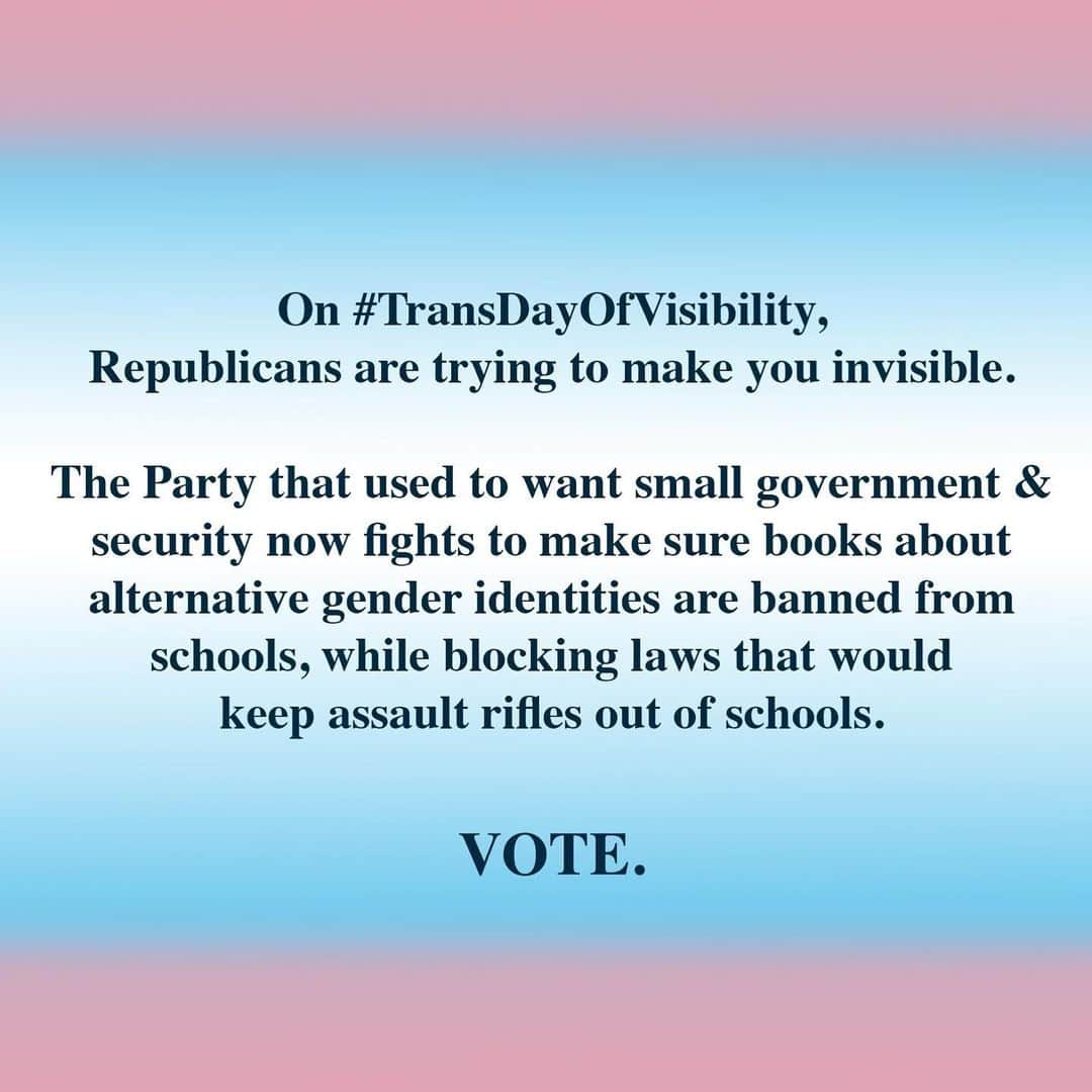 ミーシャ・コリンズさんのインスタグラム写真 - (ミーシャ・コリンズInstagram)「On #TransDayOfVisibility, Republicans are trying to make you invisible. The Party that used to want small government & security now fights to make sure books about alternative gender identities are banned from schools, while blocking laws that would keep assault rifles out of schools. VOTE.」4月1日 5時10分 - misha