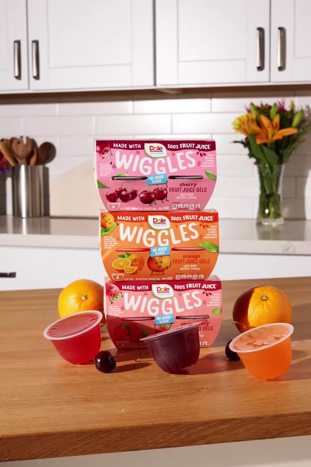 Dole Packaged Foods（ドール）のインスタグラム：「Every day is an opportunity to jiggle and giggle! So join us at any @campstores from now until 4/30 for lots of laughter and fun. We’re giving away Dole Wiggles to any kiddo who can make a CAMP Counselor laugh AND will donate $1 to @nokidhungry (up to $10k!) for every joke shared! So come on! Let’s hear your best set. 😁  If you’re based in Los Angeles, CAMPers can visit CAMP Century City for our Giggle Shack from now until 4/30, where you can record your own joke and share it with friends! Learn more at at the link in bio.」