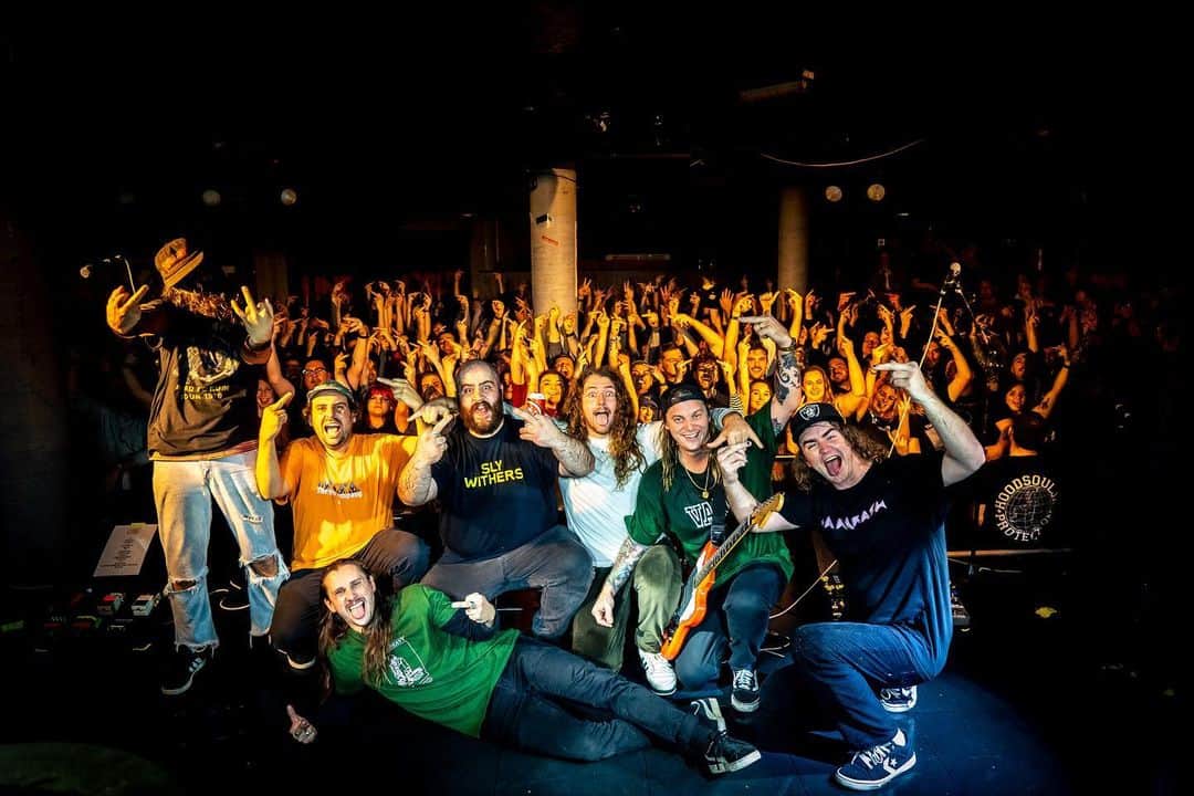 Dune Ratsのインスタグラム：「HELL YEAH!! EPIC SHOW LONDON CHEERS!!!! 💚」