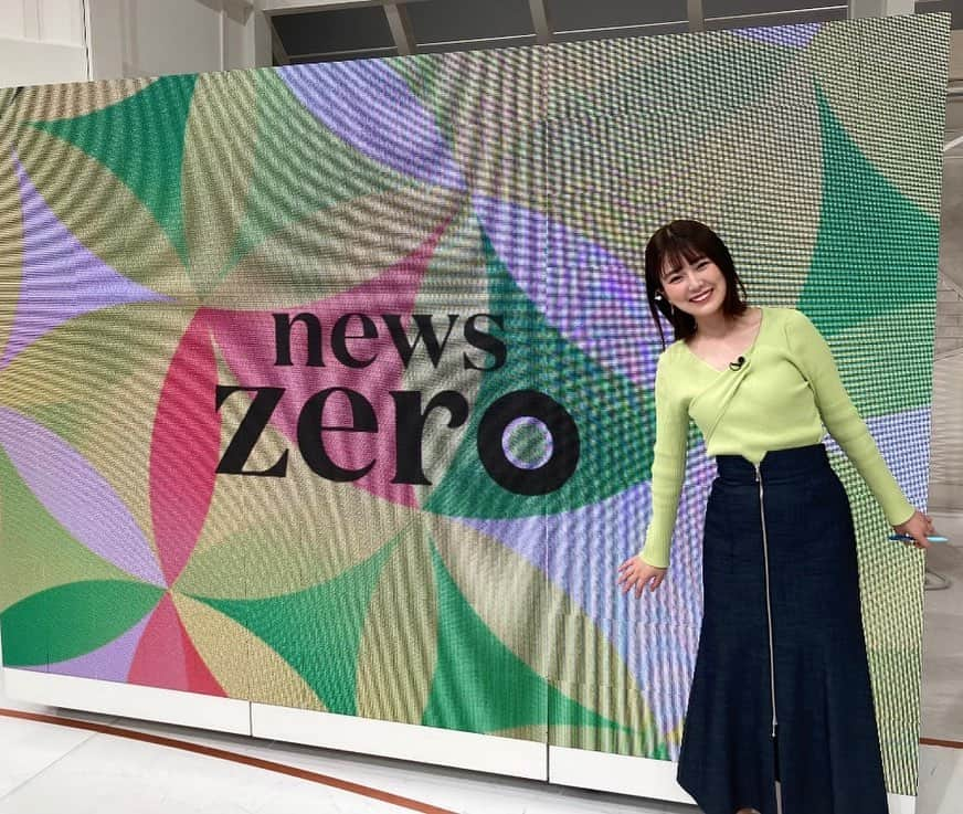 黒田みゆさんのインスタグラム写真 - (黒田みゆInstagram)「news zeroのカルチャー・お天気キャスターを卒業しました🌸  今の私を作ってくれた大切な大切な番組です。 たくさんの方にインタビューをする中で、今の自分の軸になるような言葉を沢山教えていただきました。  明日からの新年度、ここで培った経験や思い出を大切に、 また頑張ってまいります！  観てくださった方、有働さんをはじめ支えてくださった出演者の皆さん、スタッフの皆さん、本当にありがとうございました。  #最後の衣装は #zeroカラー でした💚」3月31日 21時23分 - _miyu_kuroda