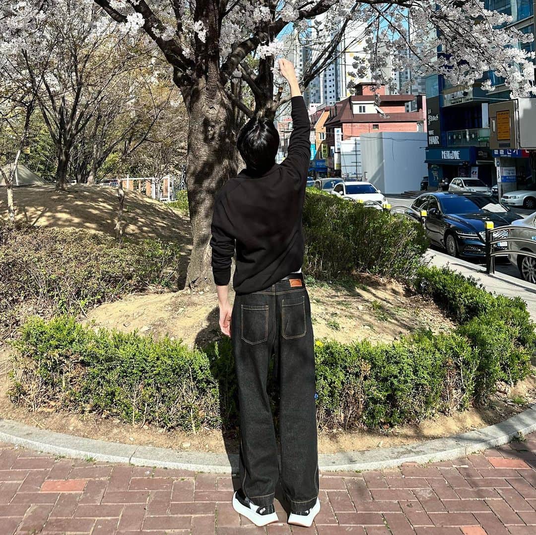 のインスタグラム：「☺️」