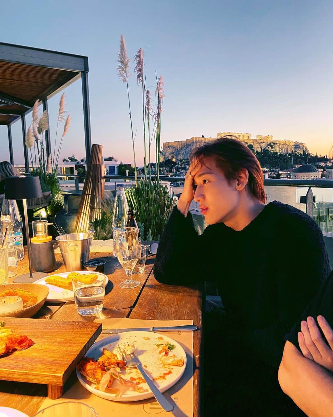 BamBam のインスタグラム：「Good Time in Greece🇬🇷」