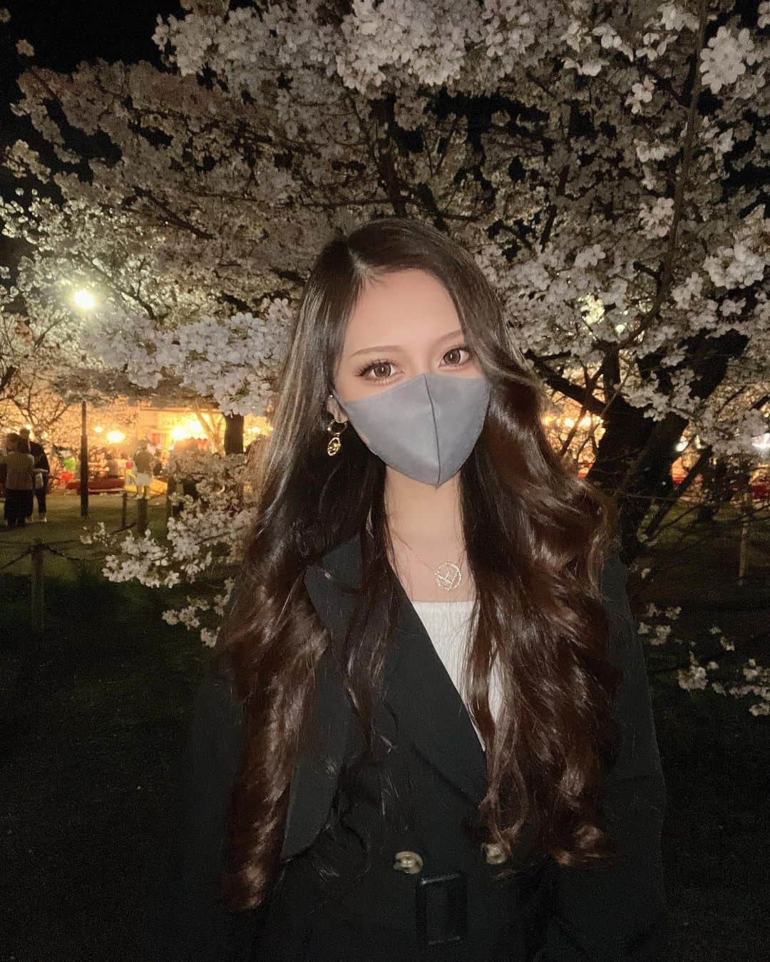 𝐌𝐈𝐘𝐀𝐁𝐈さんのインスタグラム写真 - (𝐌𝐈𝐘𝐀𝐁𝐈Instagram)「夜桜いってきたよ🌸🤍  . . .  #夜桜 #京都 #八阪神社 #桜 #桜ライトアップ #お花見 #京都桜 #sakura #kyoto」3月31日 21時38分 - miii_b1n