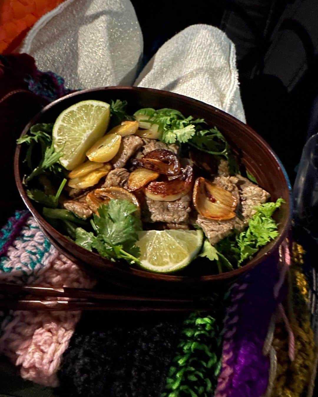 菅原小春さんのインスタグラム写真 - (菅原小春Instagram)「自撮りパキッとめ。 お母さんの最強なお弁当をそえて 31歳。」3月31日 21時35分 - kokokoharu