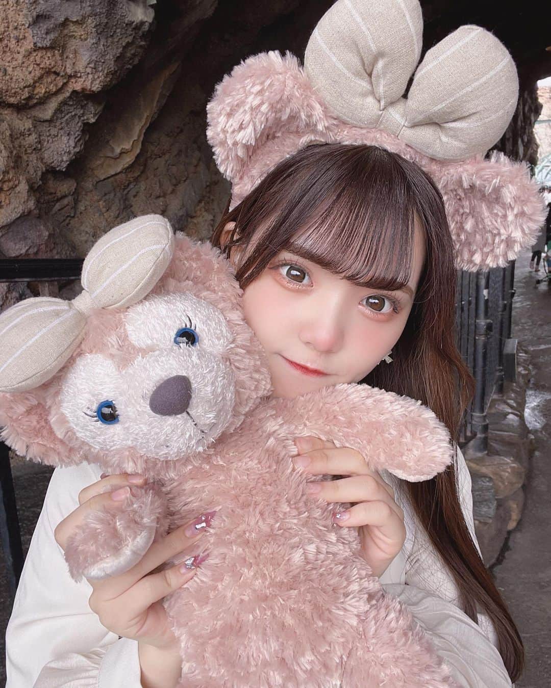 石田萌依さんのインスタグラム写真 - (石田萌依Instagram)「⁡ ⁡ ⁡ シェリーメイちゃんになってみた🧸🤍 どうですか❔❔ ⁡ ⁡ ⁡ #Japan#Japanese#fff#いいね返し#アイドル#Japanese#Chinese#ハーフ#f4f#followme  #miao#偶像#03#JK#ディズニー#ディズニーランド#東京ディズニーランド#カチューシャ#トゥーンタウン#tokyo#東京ディズニーリゾート#舞浜#TDS#ジェラトーニ#東京ディズニーシー#リゼクシー#シェリーメイ#ストレート#ストレートヘア  #resexxy」3月31日 21時36分 - moe_ux_xu_
