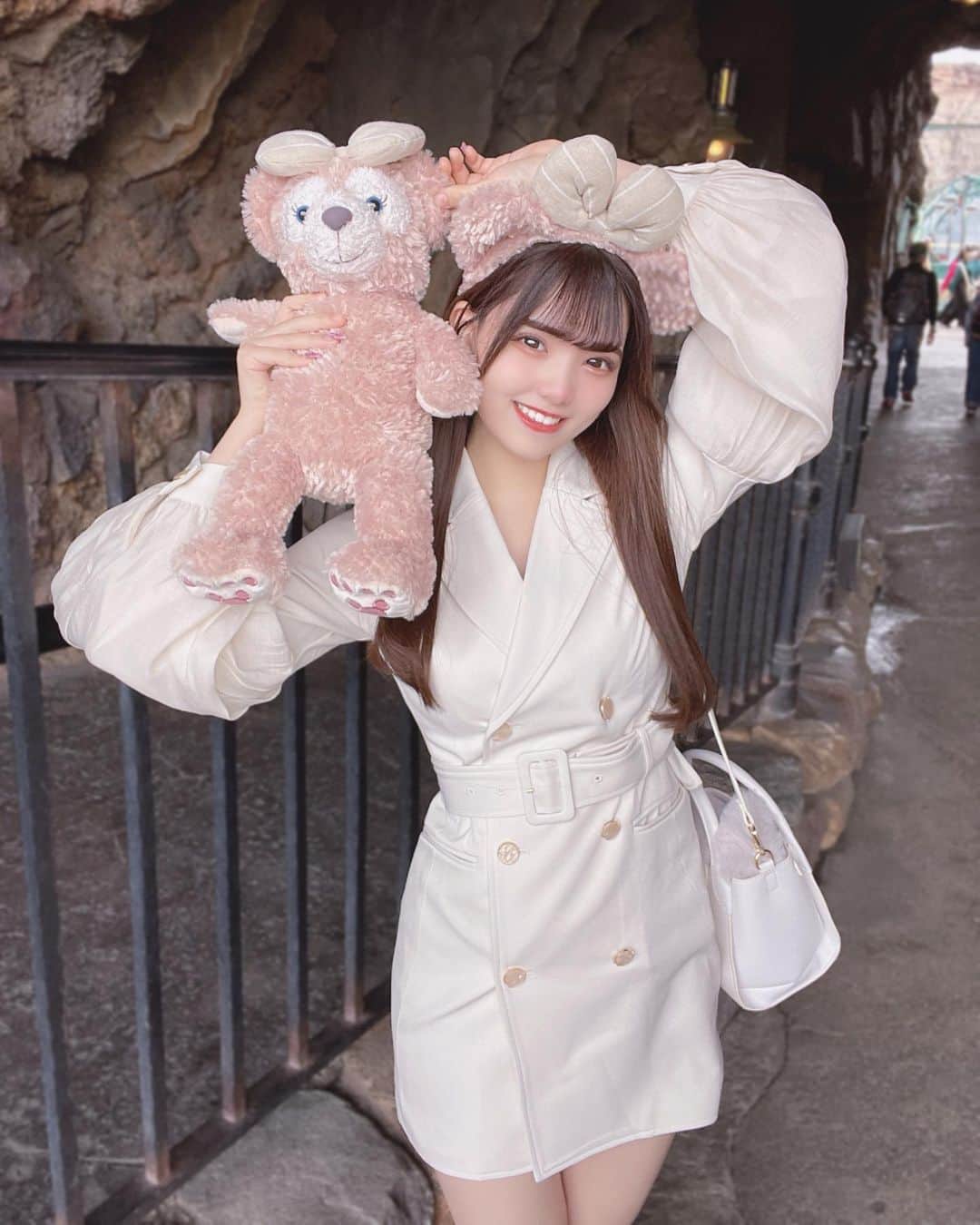 石田萌依さんのインスタグラム写真 - (石田萌依Instagram)「⁡ ⁡ ⁡ シェリーメイちゃんになってみた🧸🤍 どうですか❔❔ ⁡ ⁡ ⁡ #Japan#Japanese#fff#いいね返し#アイドル#Japanese#Chinese#ハーフ#f4f#followme  #miao#偶像#03#JK#ディズニー#ディズニーランド#東京ディズニーランド#カチューシャ#トゥーンタウン#tokyo#東京ディズニーリゾート#舞浜#TDS#ジェラトーニ#東京ディズニーシー#リゼクシー#シェリーメイ#ストレート#ストレートヘア  #resexxy」3月31日 21時36分 - moe_ux_xu_