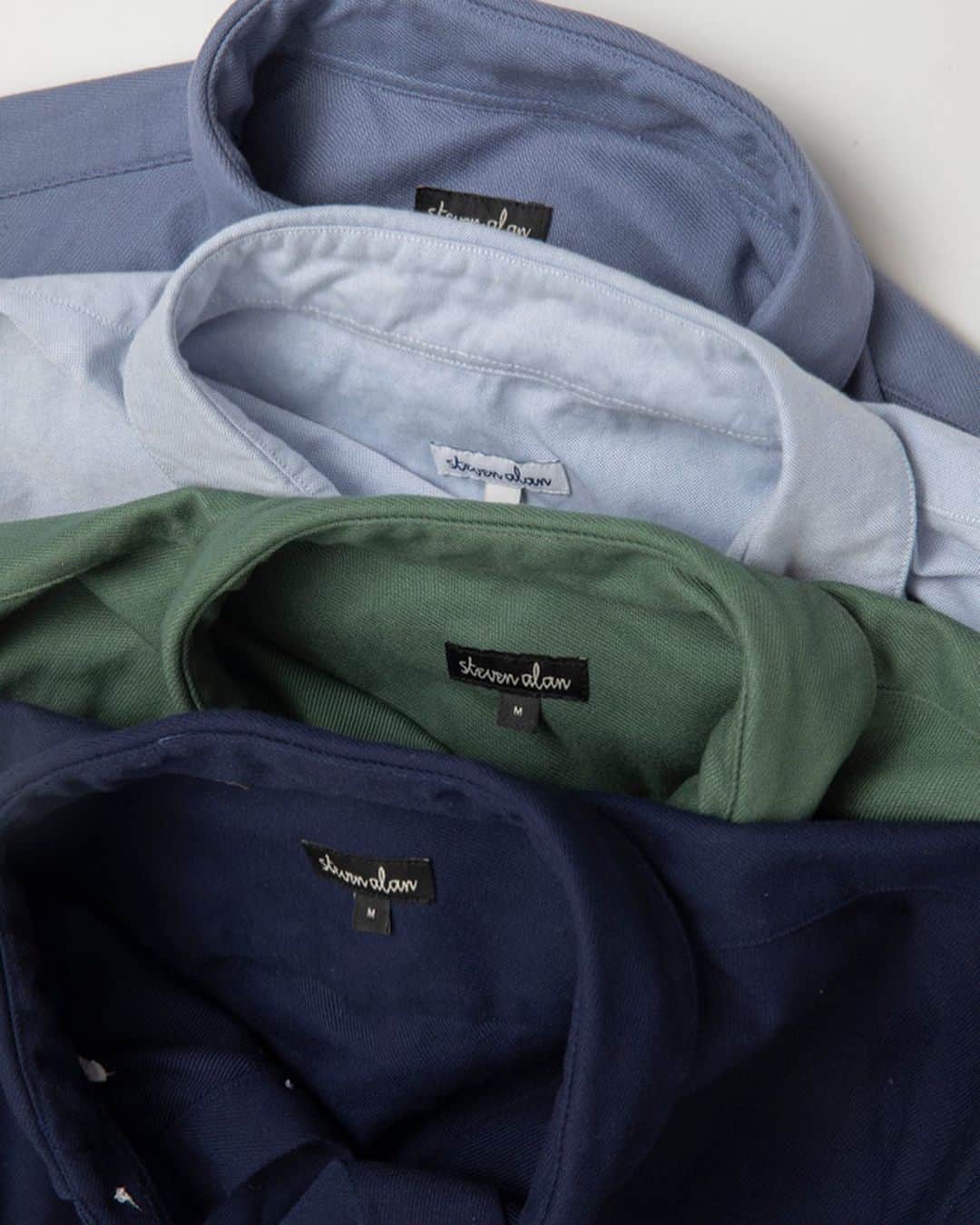 スティーブンアランのインスタグラム：「Made to be worn untucked. Our Canvas Single Needle Shirts are Made in the USA with a thick cotton canvas that makes this shirt a perfect transitional spring layer.」