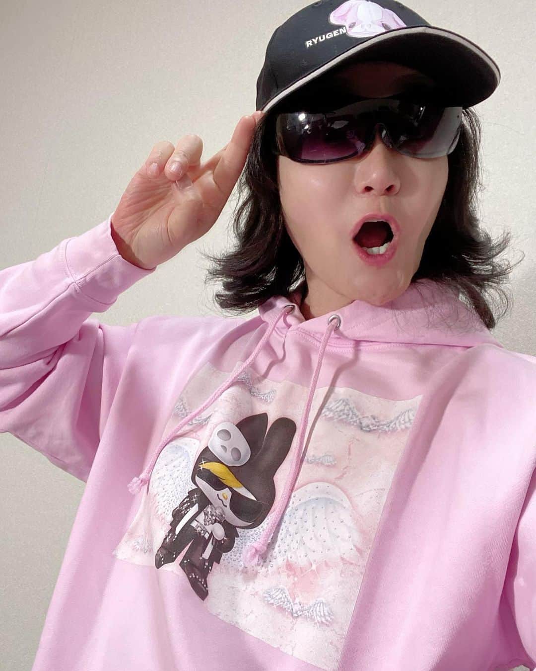 のインスタグラム：「春爛漫！ニコ生お付き合いありがとうございました！ 下半期総決算！最高でした！ 新年度も、もっともっと楽しい日々、一緒に創って下さいな」