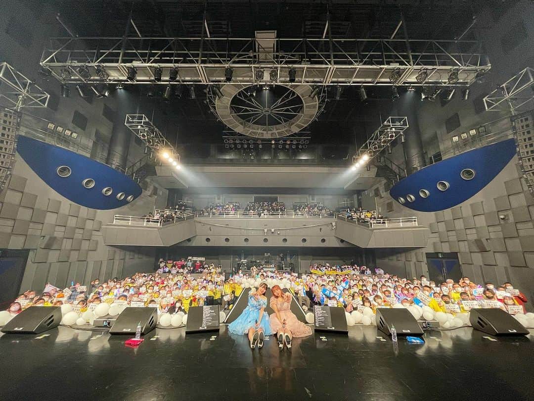 八木沙季のインスタグラム：「🤍🤍  Lovelysの応援ありがとうございました💐✨  Lovelys大好き❤️  #Lovelys #なんばHatch  #ラストライブ」