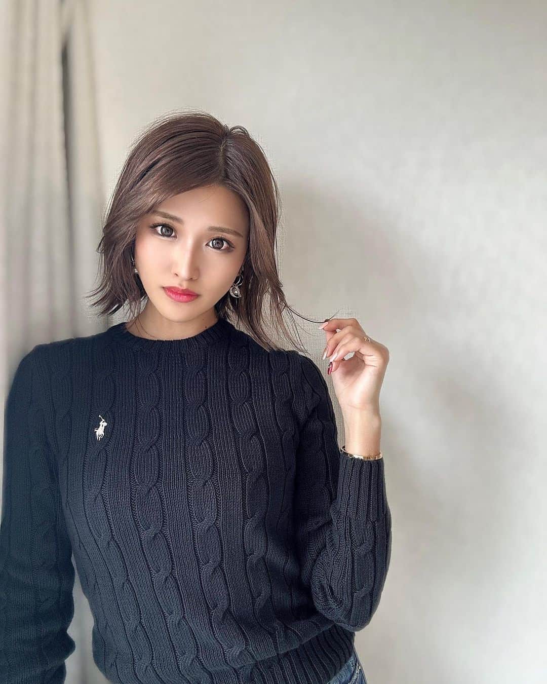 鈴木まりなのインスタグラム：「この半年の変化🤍  ✔︎︎︎︎マツエクやめて自まつげに ✔︎︎︎︎日サロやめて定期的に美容皮膚科に通う ✔︎︎︎︎ちゃんと化粧水とか塗るようになった ✔︎︎︎︎活性酸素防ぐために極力お酒を控える ✔︎︎︎︎BMI17〜18キープ  #美容 #美肌」