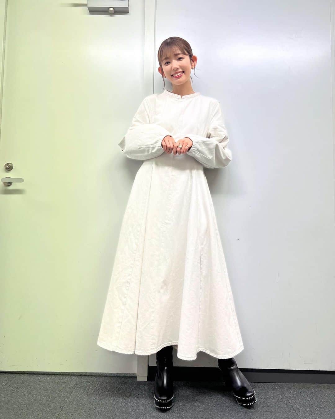 里菜さんのインスタグラム写真 - (里菜Instagram)「・☁️  はいちーず✌️」3月31日 22時08分 - rina_crownpop