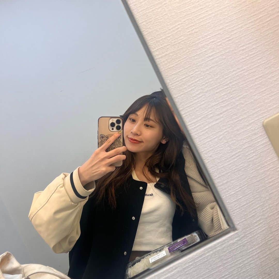 青海ひな乃さんのインスタグラム写真 - (青海ひな乃Instagram)「春コン楽しみにしててね🌸🌸🌸 . . お隣はだーれだ」3月31日 22時16分 - aoumi_00