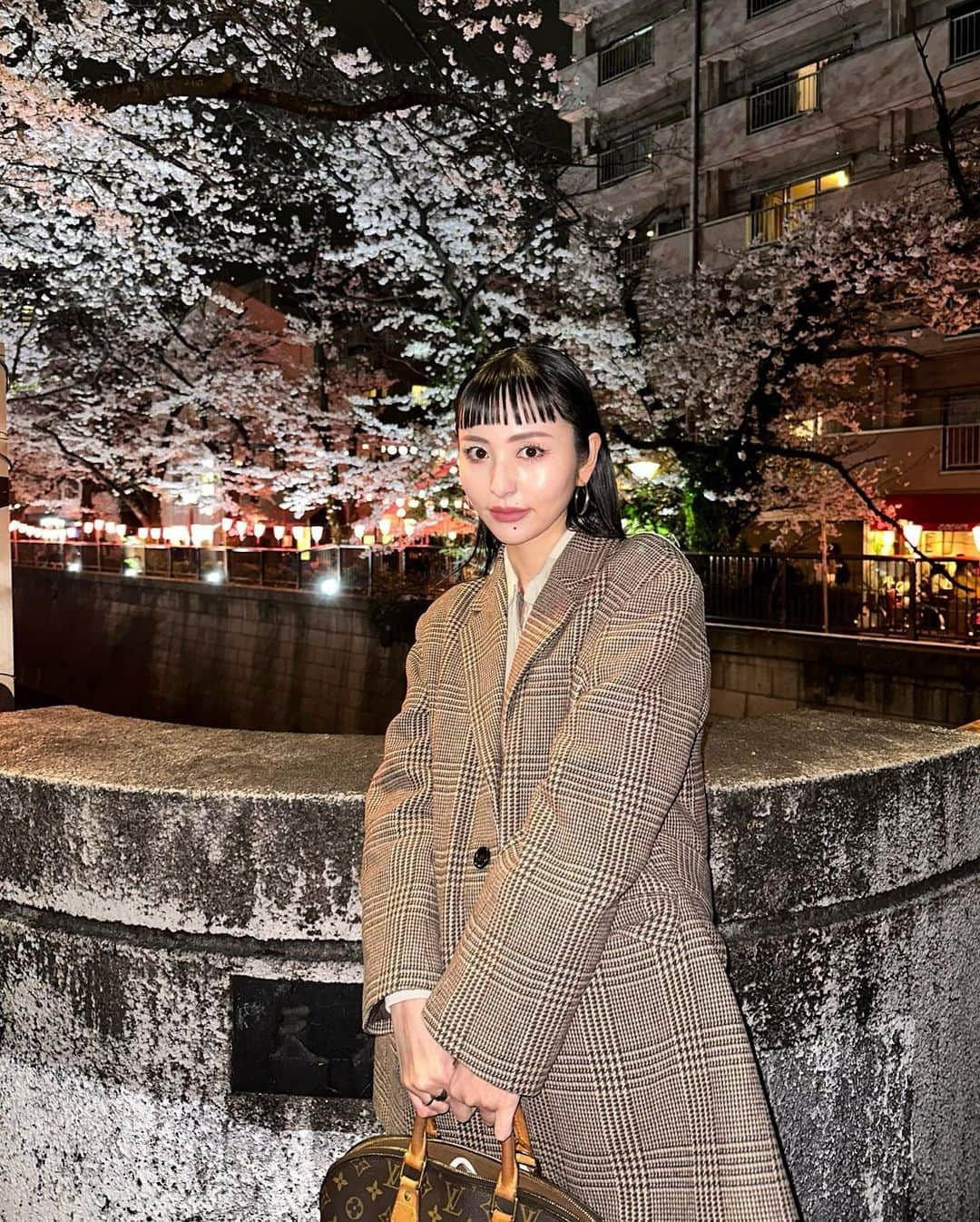 前山奈津巴さんのインスタグラム写真 - (前山奈津巴Instagram)「今年も散っちゃう前に君に会いに行けたよ。雨にも負けず頑張ってくれてありがとう🌸」3月31日 22時29分 - natsuha_maeyama