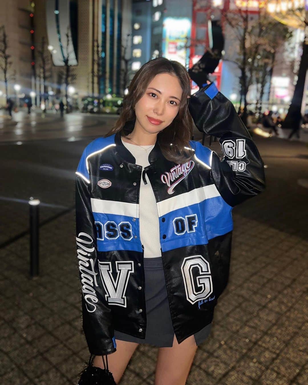 澤井玲未のインスタグラム：「やっとGETしたレーシングジャケット💙🏁 @aelfricedenofficial  . #aelfriceden#aelfricedenofficial #racingjacket#racerjacket#レーシングジャケット」