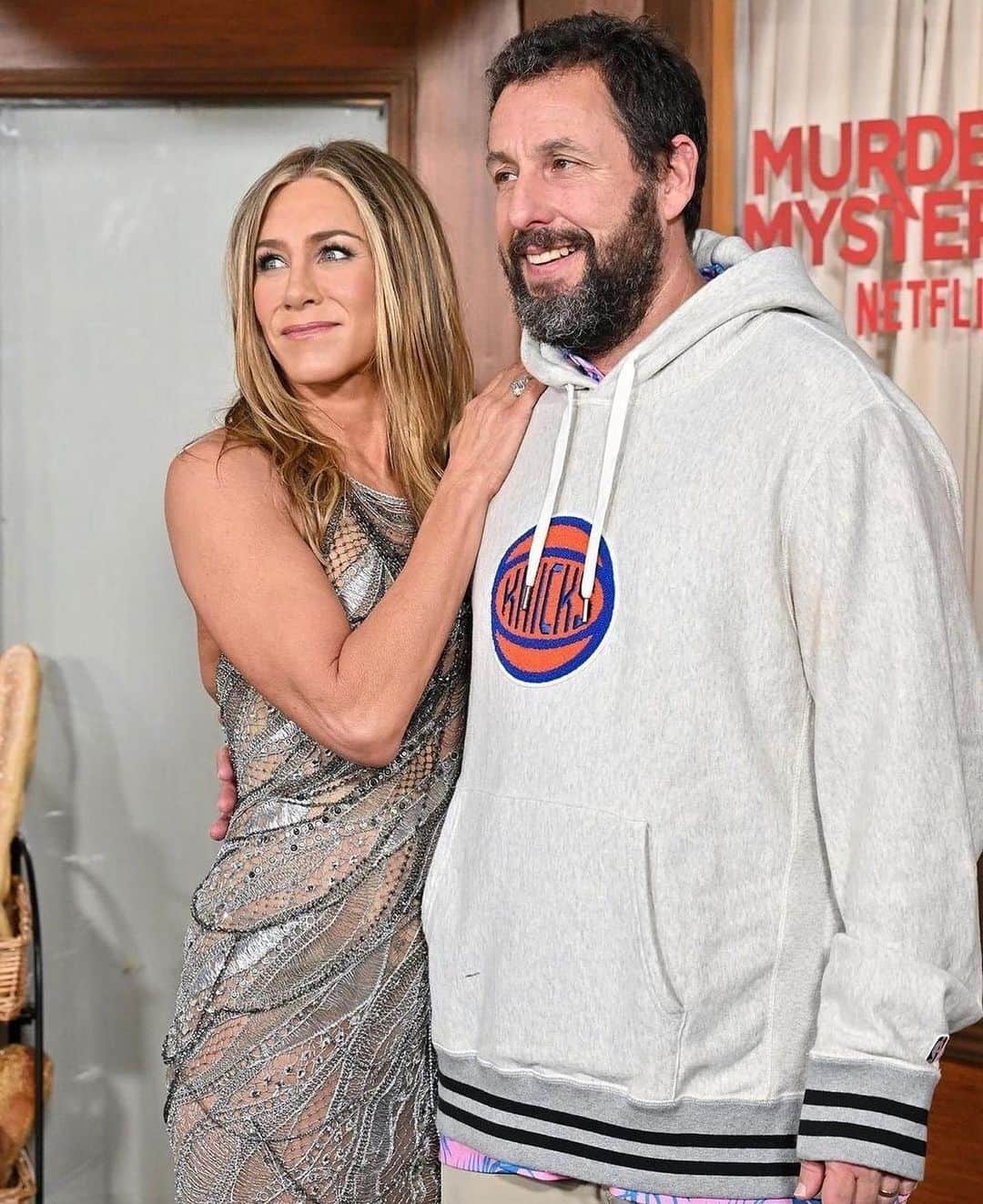 トッドスナイダーのインスタグラム：「We agree @adamsandler … our Knicks hoodie is perfect for the red carpet.」