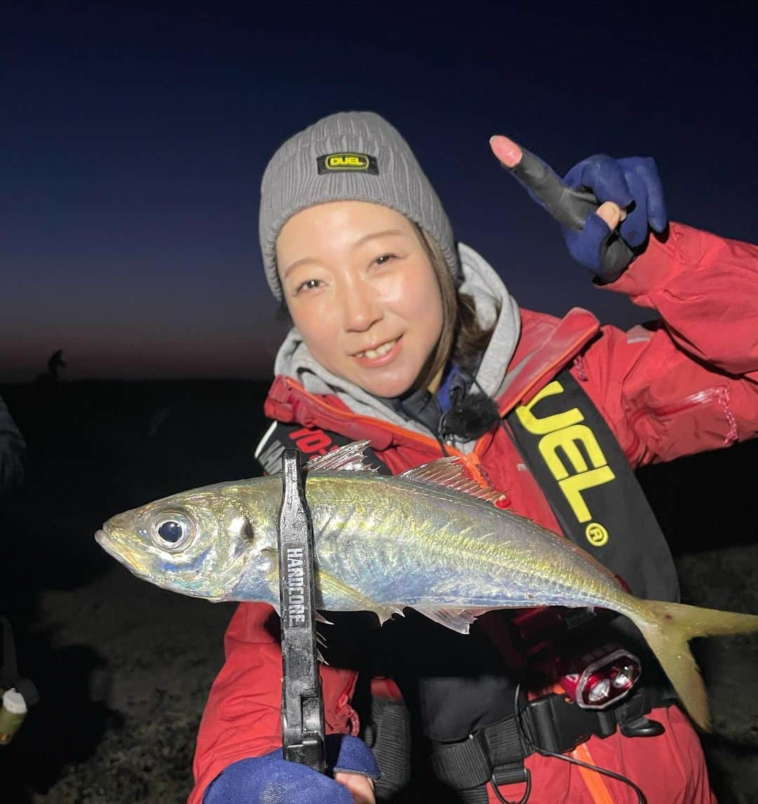 あさいあみのインスタグラム：「金曜日です❣️ YouTube あみちゃんのもっと釣りたい🎣 配信日です❣️ ⁡ 今回は今大注目のアジングThe One の0.13を実釣してきました❗️  一日中でかさご、カマス、尺に近いアジを釣って楽しんでしまった❗️  何よりも、絶対感度❗️ 感度良すぎて魚がふわふわしてるのわかるから、実質100匹釣った気分☺️🧡🧡🧡  コメント、グッドボタン、チャンネル登録よろしくねん🎣 ⁡  https://youtu.be/61TAFVVB-8k   #asian#Japanese#girl#instagood#ig_japan#ガチ釣りガール#釣りガール#釣り好き#ガチ釣り#アングラードル#duel#hardcore#yozuri#チームduel #あみちゃんのもっと釣りたい#あみ釣り#あさいあみ #fishing #fishinggirls#shimano# #zeque #釣り#낚시여자#갂시좋아#アジング#theone#長崎県#尺アジ」