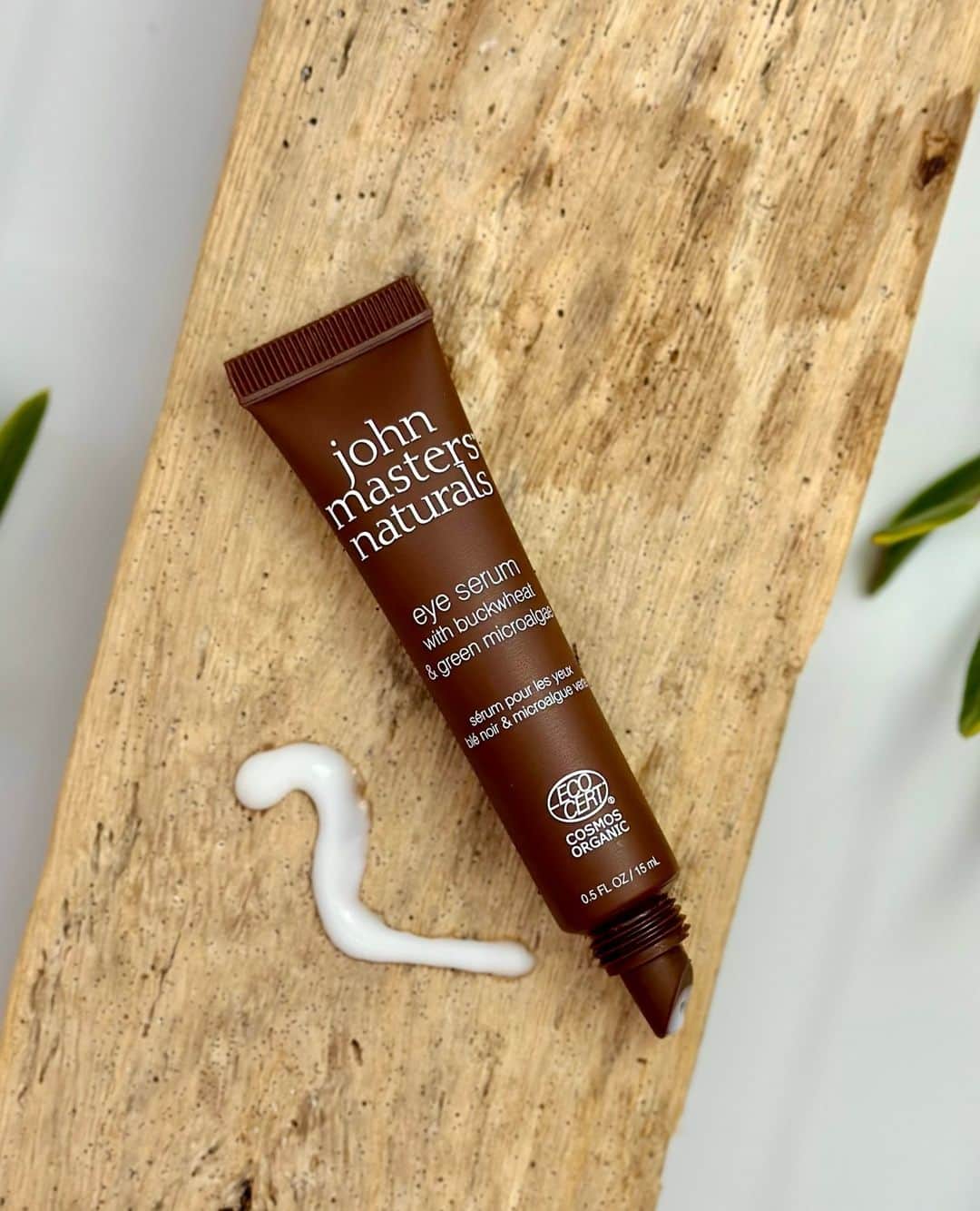 John Masters Organicsのインスタグラム：「Trust in nature to bring out the best in your skin - try our new COSMOS-Certified Organic Eye Serum today! 🌱⁠ ⁠ Available now on our website. Link in bio to shop. 🤎」