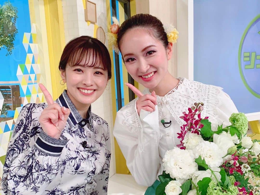 河出奈都美のインスタグラム：「. この春はなぜか送り出す側ばかりで すこしさみしいです🥲  シューイチとnews every.を卒業した芽生さん💛 週に4日OAが一緒で、芽生さんなしに これからは私はどうすればいいんだよぉ！ と嘆きたいくらいさみしいです。 アナウンサーとして成長できたのは、 そばにいてくれた芽生さんがたくさんの事を 教えてくださったおかげです💐  続いて、everyでの相方・遼さん😆✨ そして曜日は違えど、everyファミリーとして たくさんお世話になった大海さん😊 エンディングの9秒間は私に任せてください！！  さらに、おはよんファミリーの パパ的存在、田邊さん👨🏻✨ 大先輩と一緒に仕事ができたのは、財産です！  そして、春から新しいステージに進む光さん！ 同じゲーオタ、ボカロ好きとして 語り合った日々最高でした🥹 日テレでレベル上げして強い武器を手に入れた 光さんなら、外の世界でも無双できると信じてます！ 　 これからも先輩たちの背中を追いかけて がんばろうと心から思えました💪  #卒業 #門出 #感謝  #日本テレビ #アナウンサー #河出奈都美」