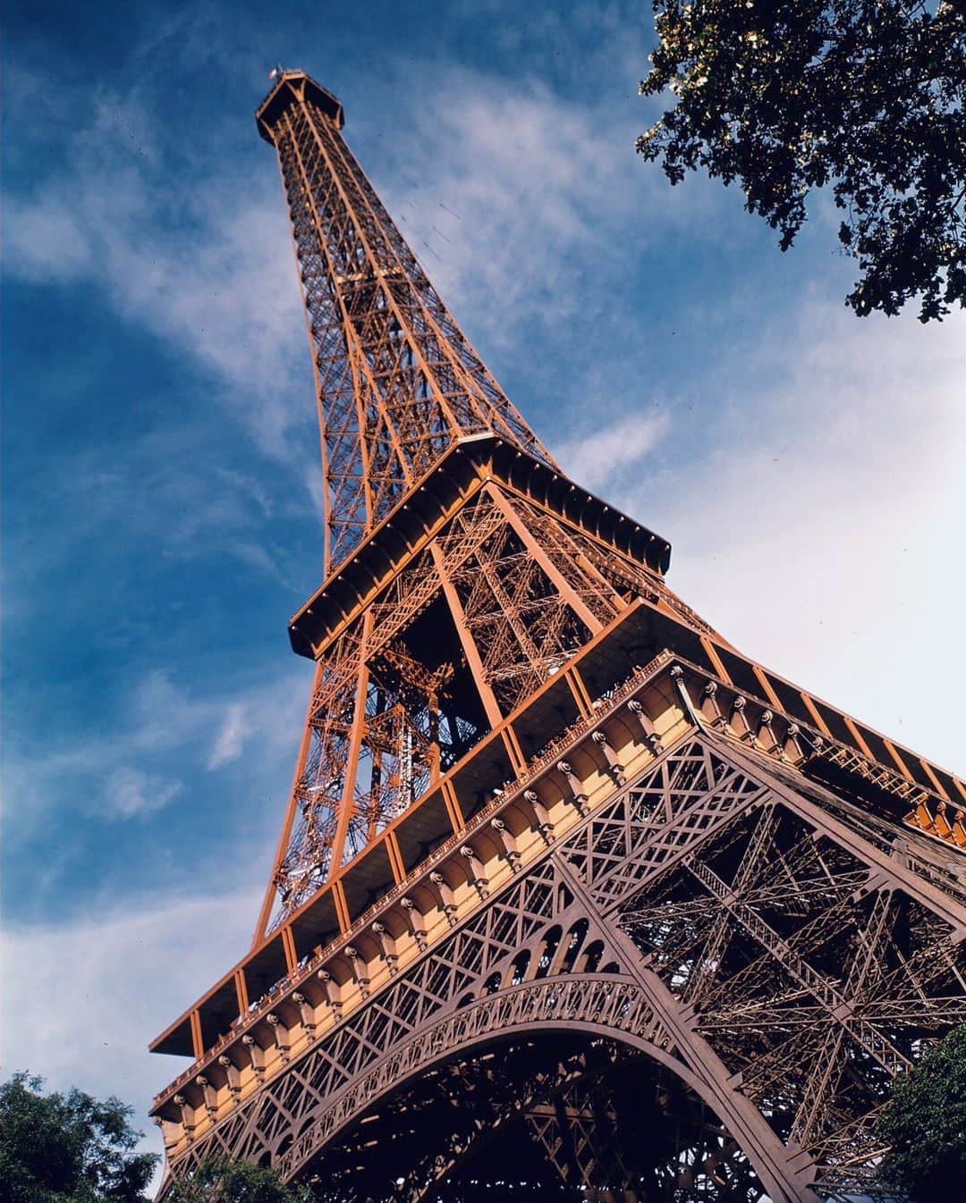 lifeのインスタグラム：「Today, the Eiffel Tower celebrates the 134th anniversary of its innaguration!   After 2 years, 2 months and 5 days of construction, the Eiffel Tower was completed on March 31, 1889. Named after Gustave Eiffel, the tower was built for an international exposition to honor of the centenary of the French Revolution. It remains largely unchanged today and is considered one of the world’s major tourist attractions.  (📷 William Vandivert, 1939/LIFE Picture Collection)  #LIFEMagazine #LIFEArchive #WilliamVandivert #EiffelTower #ParisFrance #Anniversary #Historical #Monument」