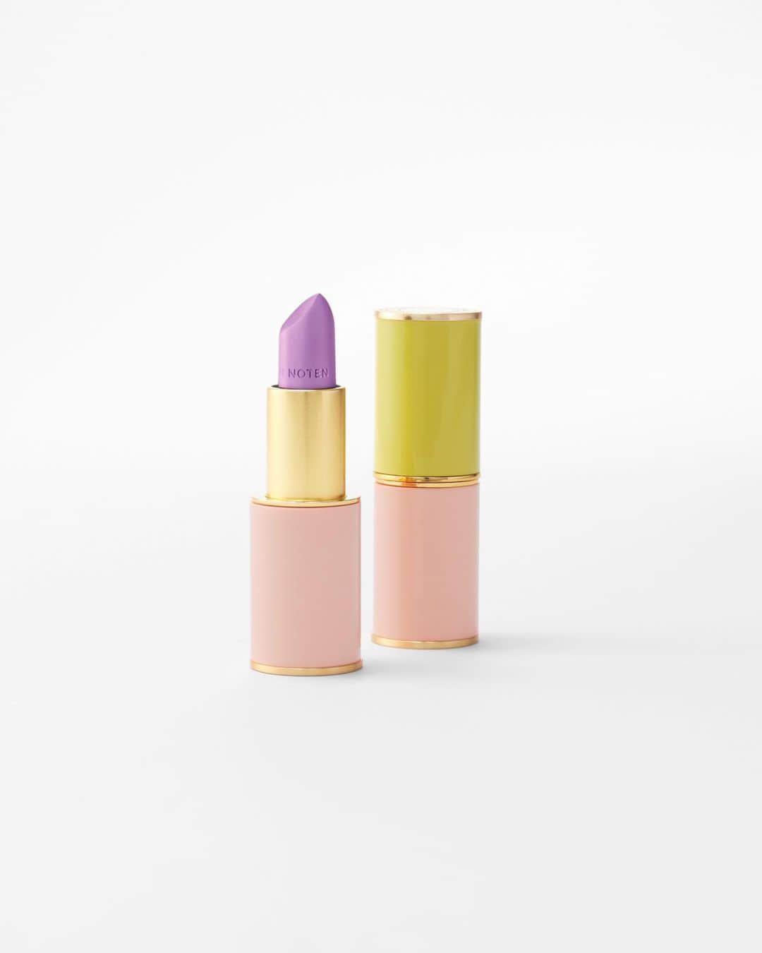 ドリス・ヴァン・ノッテンさんのインスタグラム写真 - (ドリス・ヴァン・ノッテンInstagram)「The two limited edition lipstick shades, Lovely Lilac and Digital Violet in the new refillable lipstick case Acid Blush.  Available on driesvannoten.com   #DriesVanNoten #LimitedEdition #Lipstick」3月31日 23時37分 - driesvannoten