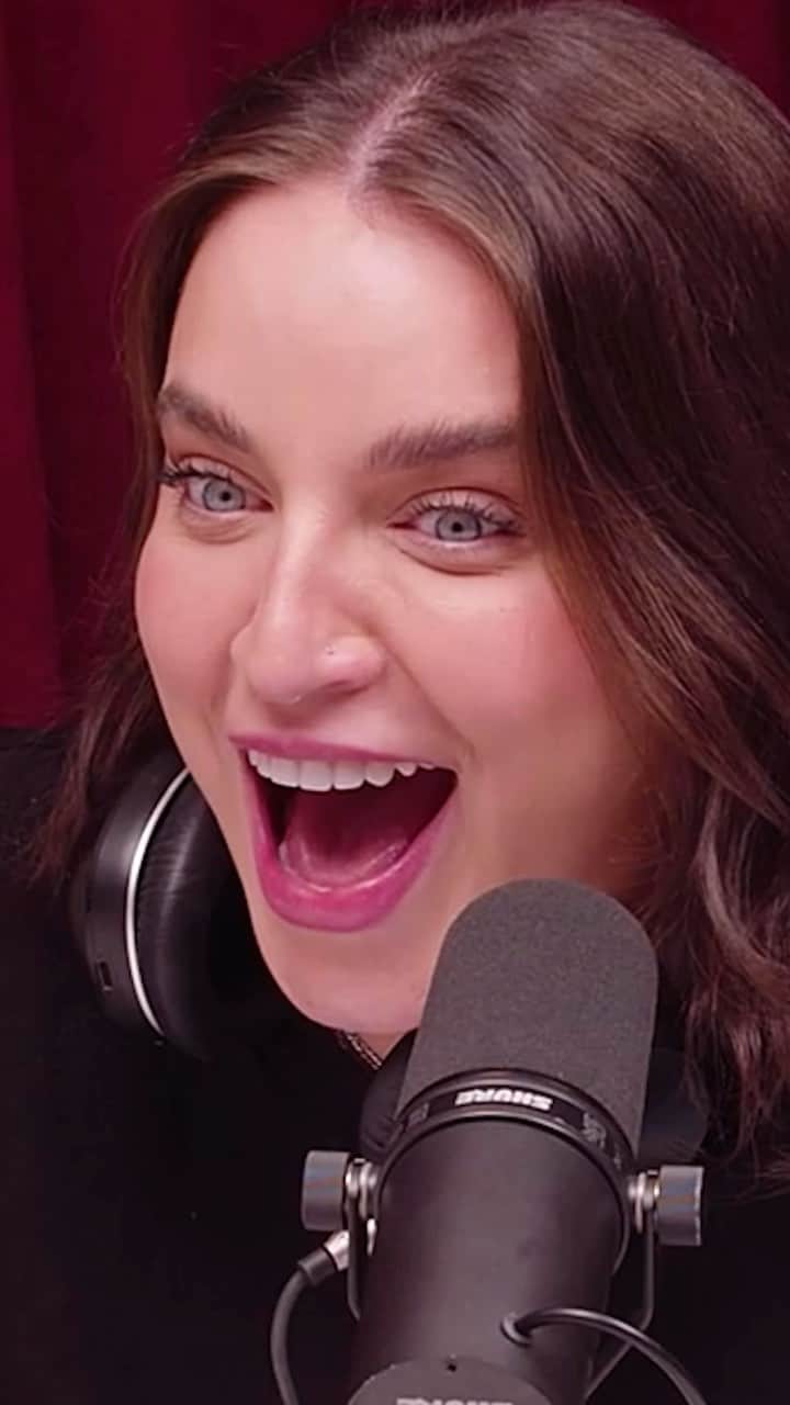 Bruna Unzuetaのインスタグラム：「Maaais q pouca vergonha é essa aqui ein? HAHAHHAHAHAH」