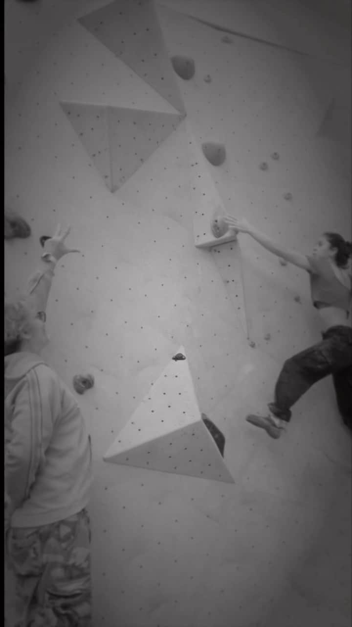 のインスタグラム：「from the secret laboratory, pt4 #climbingtechniqueofthe21stcentury #climbingperformancecoaching #bouldering #climbing #climbingcoacheseye #klettertraining」