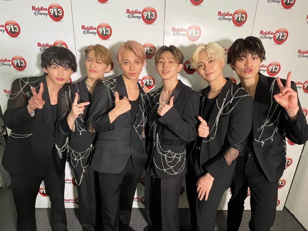 EBiSSHさんのインスタグラム写真 - (EBiSSHInstagram)「Interview in Radio Disney!!🇧🇷  @radiodisneybrasil  #radiodisney  #ONENONLY #ワンエン #TETTA #REI #EIKU #HAYATO #KENSHIN #NAOYA」4月1日 0時23分 - onenonly_tokyo