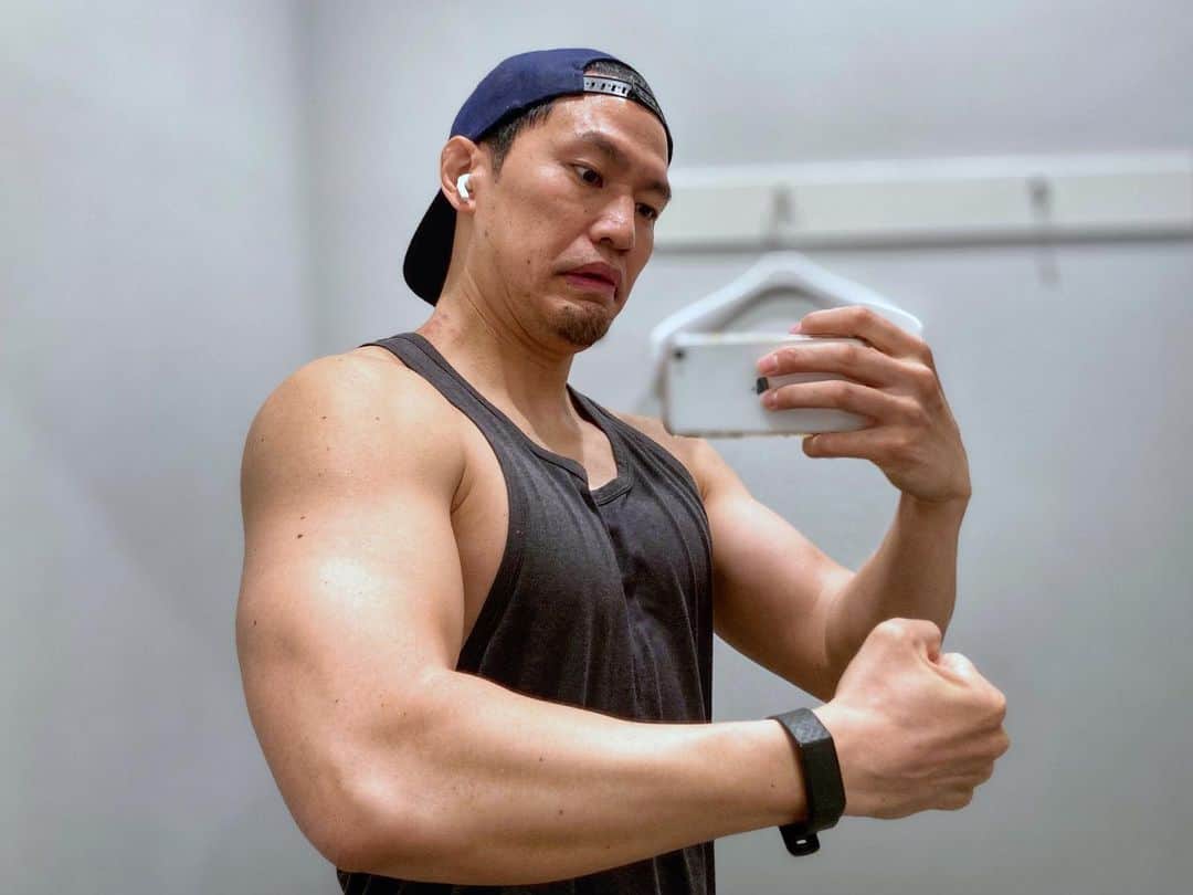 小柳心のインスタグラム：「今日の褒めライ、ありがとうございました！ 楽しかったですなあ😊 また来月！！  #小柳心 #コヤナギシン #俳優 #脚本家 #workout #bodymake #training」