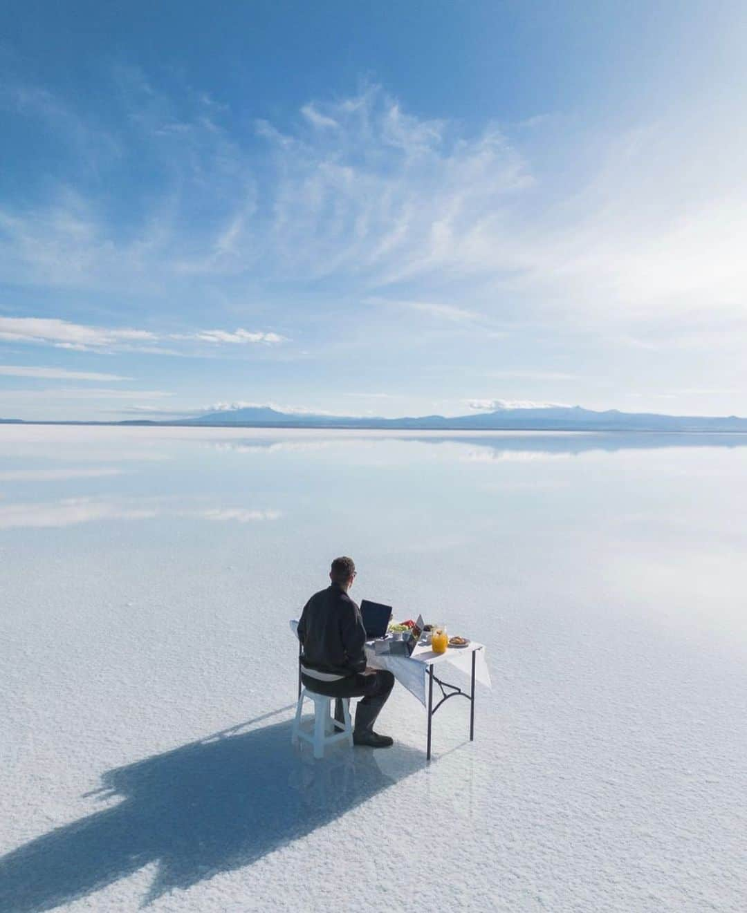 ティモシー・サイクスさんのインスタグラム写真 - (ティモシー・サイクスInstagram)「I’ve been enjoying trading and traveling for 20+ years and my continued success on my latest trips to #brazil and #bolivia are proof you actually can #tradefromanywhere but now I’m even happier that many of my top upcoming students are also learning how great the #laptplifestyle is as @reverselong traded well from India, @adamjxrrett has been trading form all over the US, @chrissunk profited while trading overlooking a friggin glacier & my student Blake has been trading from the Maldives @ritzcarltonmaldives & emailed me saying “Trading and studying at the beautiful Ritz Carlton Maldives, you weren’t lying you really can trade from anywhere in the world!” I TRULY hope you can learn to trade and travel, it’s not easy and it takes more studying/preparation/hard work than most people are willing to put in…but once you overcome the initial obstacles, IT’S GAME ON AND THE WORLD IS YOURS! So study hard and swipe through these photos/videos to get inspired to really push yourself…as my students are now proving, it is possible to build your own dream life with enough hard work, dedication & patience! #ilovemyjob #proudteacher #daytrading #pennystocks #officewithaview」4月1日 1時50分 - timothysykes