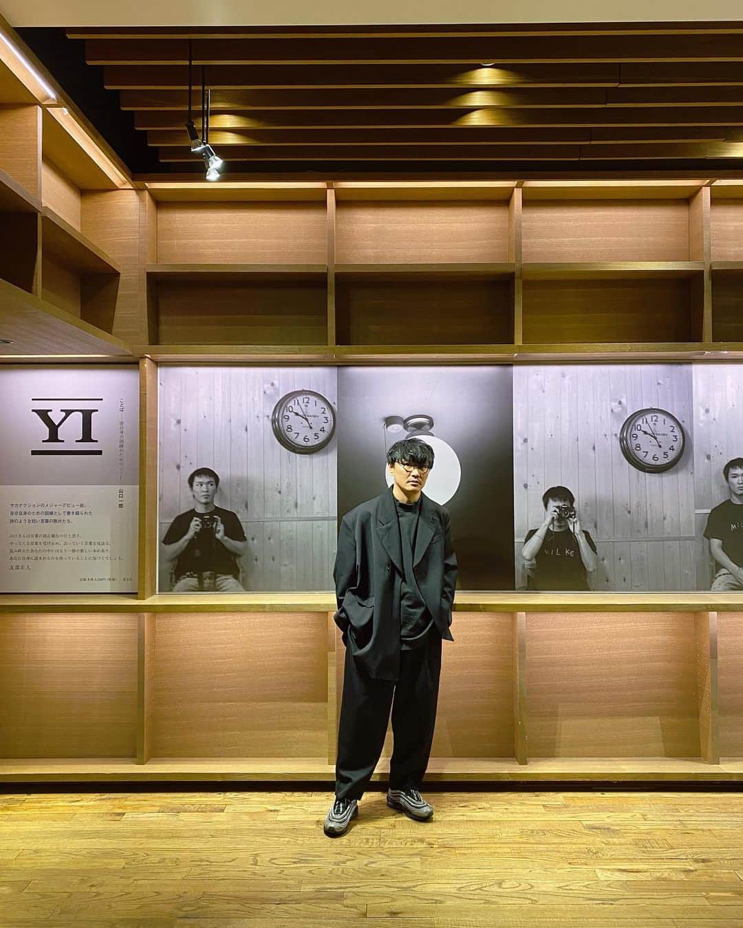 山口一郎のインスタグラム：「蔦屋代官山書店。昔の自分と今の自分。」