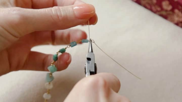 チャンルーのインスタグラム：「Daphne Necklace in the making ✨」