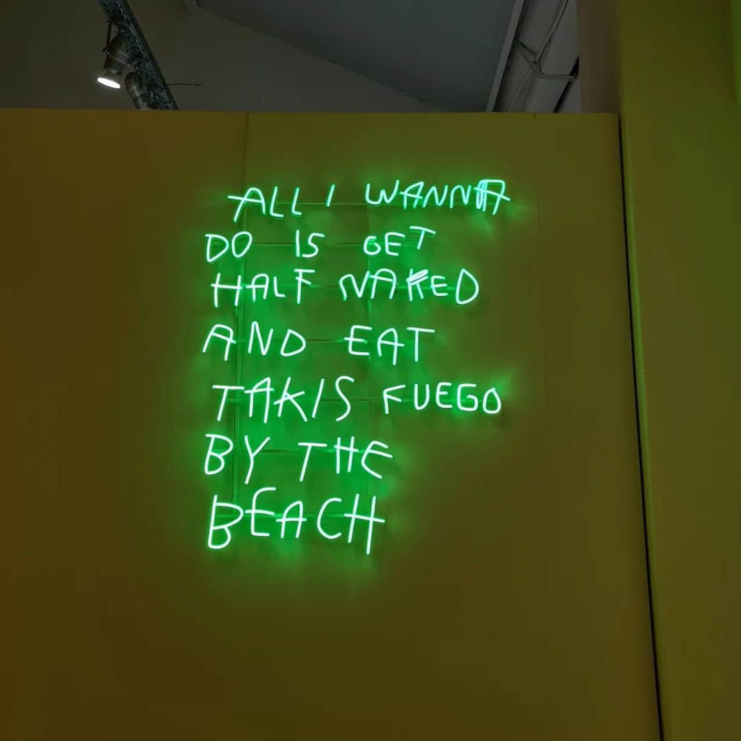 Ana Sofia Martinsさんのインスタグラム写真 - (Ana Sofia MartinsInstagram)「"The desperation of the desperate desperately despairing for this desperation to heal" - nova exposição de @wastedrita na @underdogs_gallery 🙋🏽‍♀️」4月1日 3時23分 - miss_ana_sofia