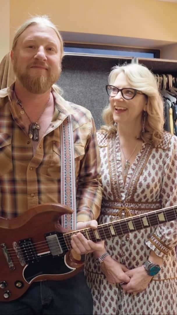 テデスキ・トラックス・バンドのインスタグラム：「Introducing the new Tedeschi Trucks Band app and Swamp Family fan club! Download the app to join. There’s lots of exciting things coming soon. We’ll see you on the app!」
