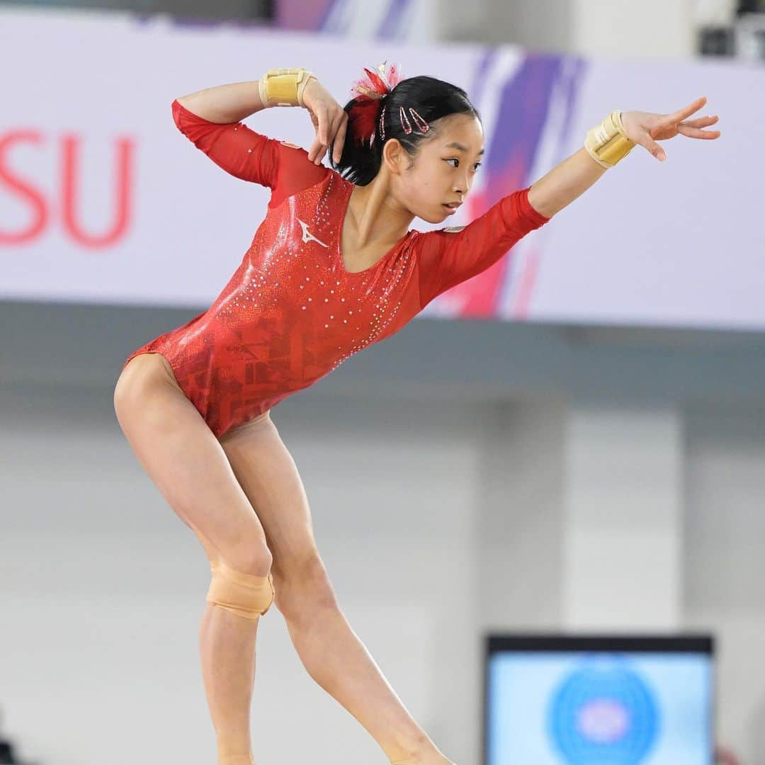 日本体操協会さんのインスタグラム写真 - (日本体操協会Instagram)「Nakamura Haruka 🇯🇵 is golden again! After winning the women's team final, it's now gold in the individual All-Around 🤩   Her teammate Yamaguchi Sara 🇯🇵 takes silver 🥈, with Caterina Gaddi 🇮🇹 adding another 🥉 to Italy's medal tally 👀   Which snap 📸 is your favorite?   #ARTJuniors2023 #Gymnastics」4月1日 4時02分 - gymnasticsjapan