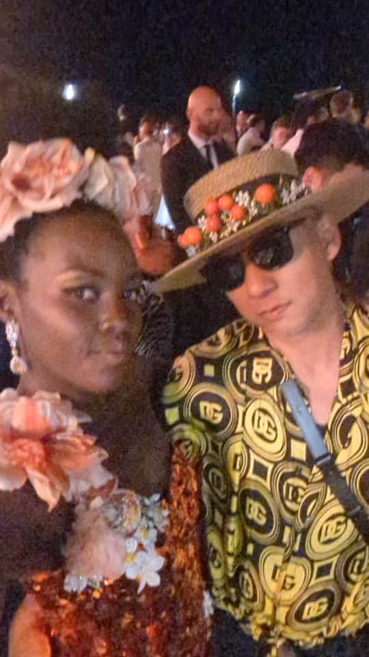 ルピタ・ニョンゴのインスタグラム：「I have learned the power of surrounding myself with people who bring out the best in me. @nickbarose has NEVER STOPPED blessing me with all his curiosity, talent, passion, HUMOR, loyalty and spectacular work ethic. Before I face the world outside, he INFUSES me with the best he has to offer as he does my makeup with his artful hand, and I find myself LIFTED UP and GLOWING in more ways than one. I am thankful EVERY DAY to have him by my side and in my corner.   (And check out his ig page if quality shade & laughter are your thing. It will not disappoint!)  HAPPY HAPPY BIRTHDAY, Nick! #EveryoneNeedsANick #GlamSquad」
