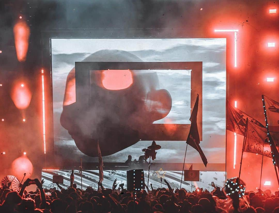 Zomboyのインスタグラム：「Made a bald Zomboy visual to commemorate me shaving my hair off. Call me…. Zombald 🧟‍♂️👨‍🦲  Thanks for a great time, @beyondwland 🫶  📸: @empmedia」