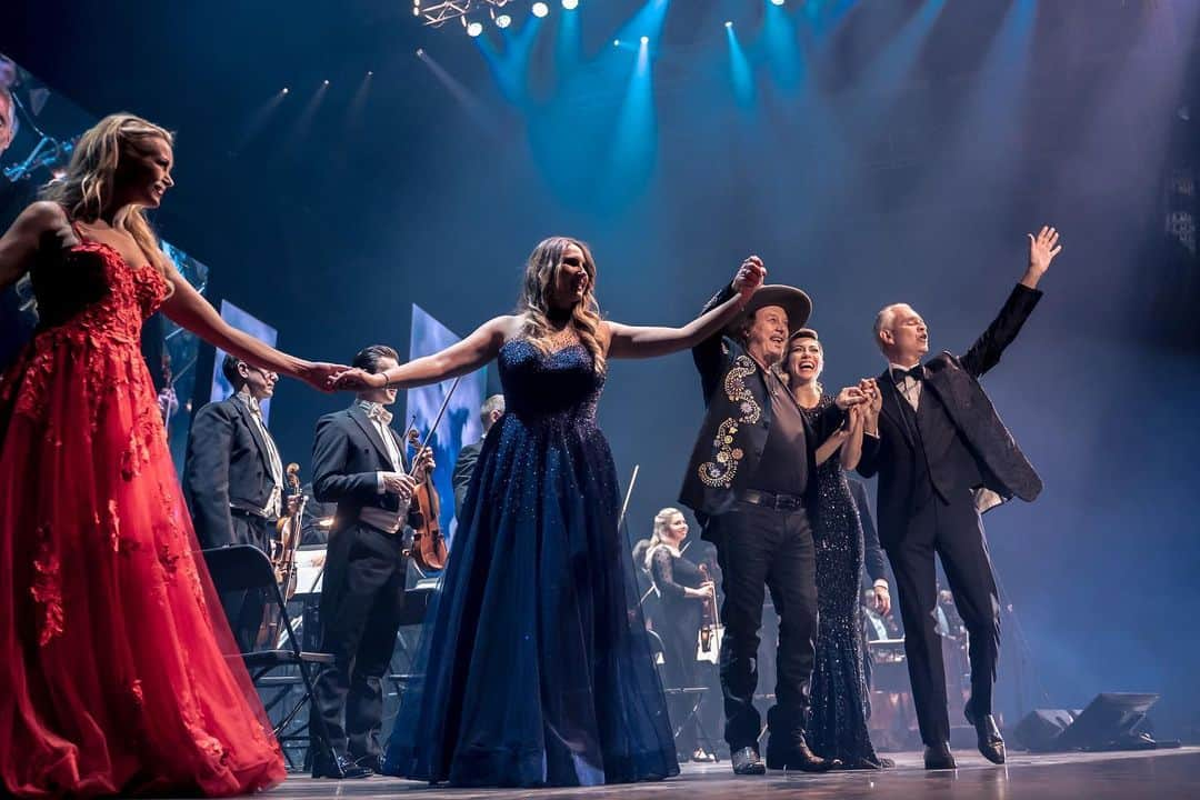 アンドレア・ボチェッリさんのインスタグラム写真 - (アンドレア・ボチェッリInstagram)「March 30th, Telenor Arena, #Oslo 🇳🇴   photo: @lorenzo.montanelli」4月1日 4時45分 - andreabocelliofficial