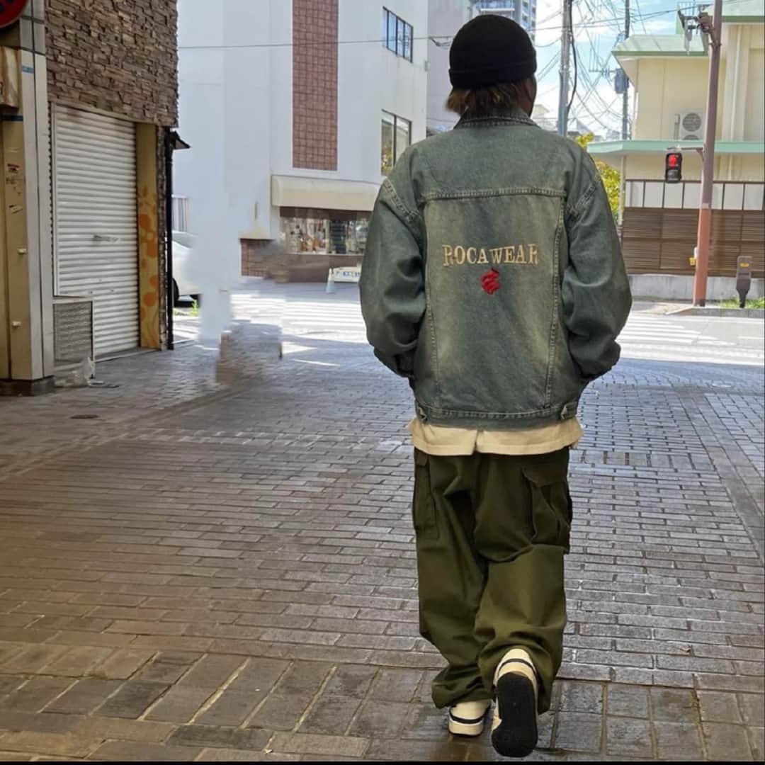 ロカウェアのインスタグラム：「Vintage flex @id_rick #Rocawear」