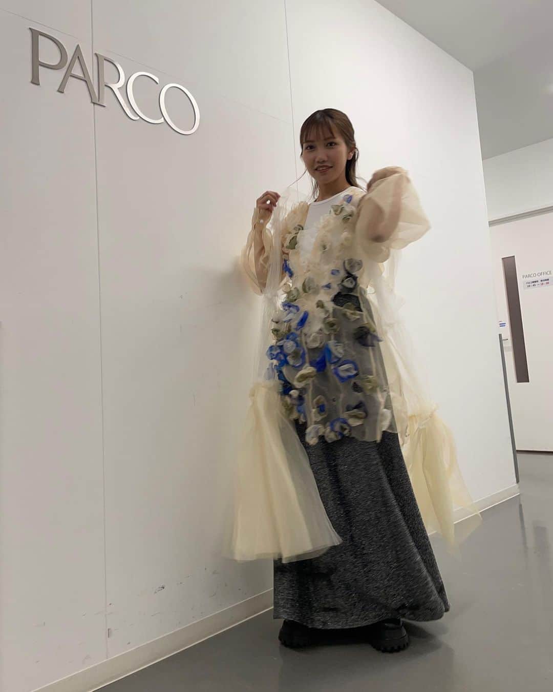井上苑子さんのインスタグラム写真 - (井上苑子Instagram)「昨日の衣装🧝🏼‍♀️🪽 @arimi.n  @zi_zo_style  ※最後の写真は二重顎です🐖ざんねん^_^」4月1日 14時50分 - inouesonoko
