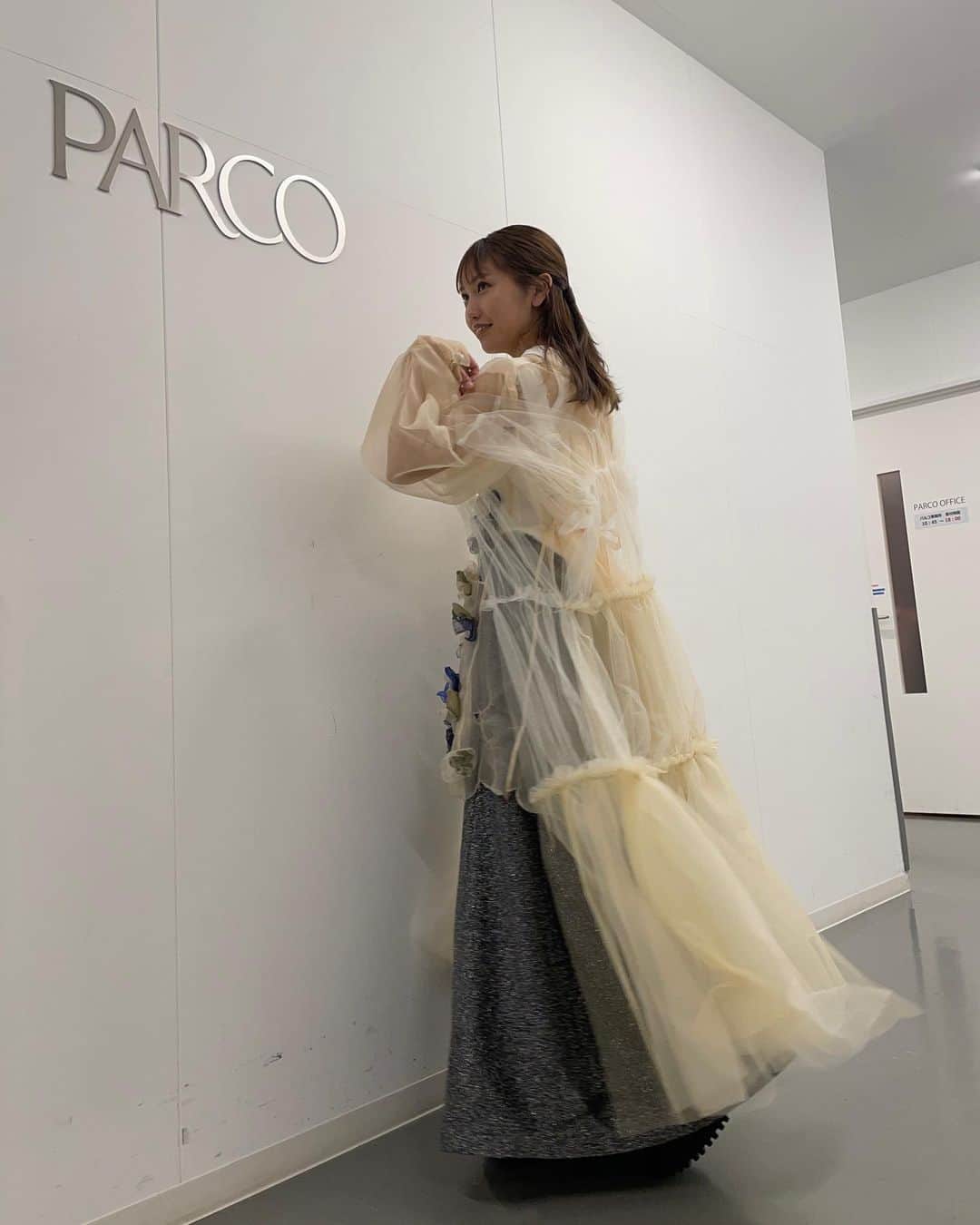 井上苑子さんのインスタグラム写真 - (井上苑子Instagram)「昨日の衣装🧝🏼‍♀️🪽 @arimi.n  @zi_zo_style  ※最後の写真は二重顎です🐖ざんねん^_^」4月1日 14時50分 - inouesonoko