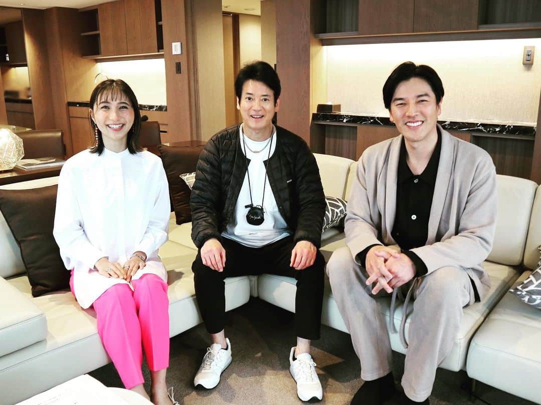 要潤のインスタグラム：「🔜本日17時からはTBSラジオ #要潤のMaicHour  今月は　#唐沢寿明　さんをゲストにお迎えしてデビューの頃の話しや4月23日（日）放送・配信開始される「連続ドラマW　フィクサー　Season1」のお話しなど聞かせて頂きます🎶  お楽しみに‼️  スタッフ  #TBSラジオ #要潤のmagichour #唐沢寿明　#要潤　#近藤夏子」