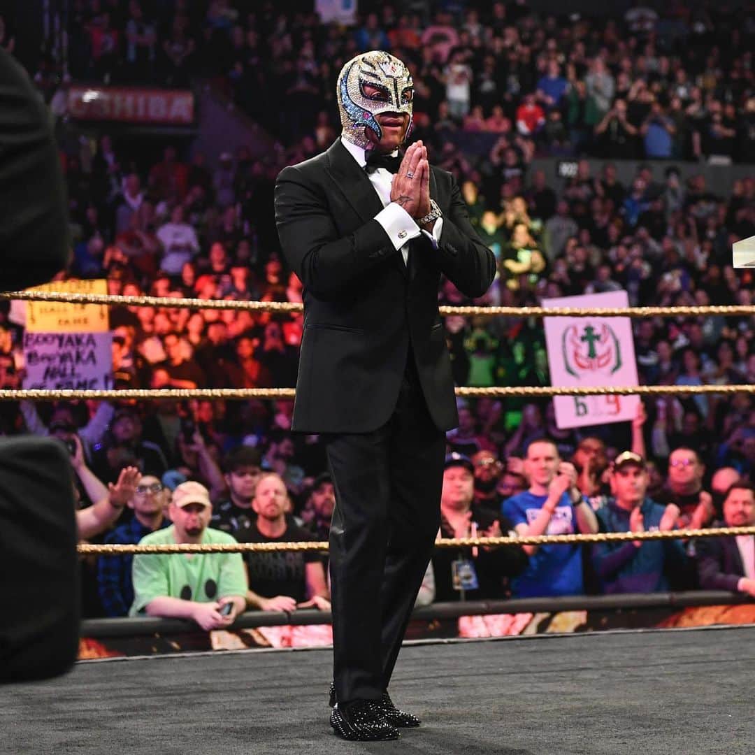 のインスタグラム：「I am truly humbled and honored to be inducted into the #WWEHallOfFame. What an incredible night I will never forget. Thank you to all my family, fellow superstars and the WWE Universe, you are all familia.  Tonight, we all celebrate. Tomorrow, I take care of business at #WrestleMania.   #BOOYAKA」