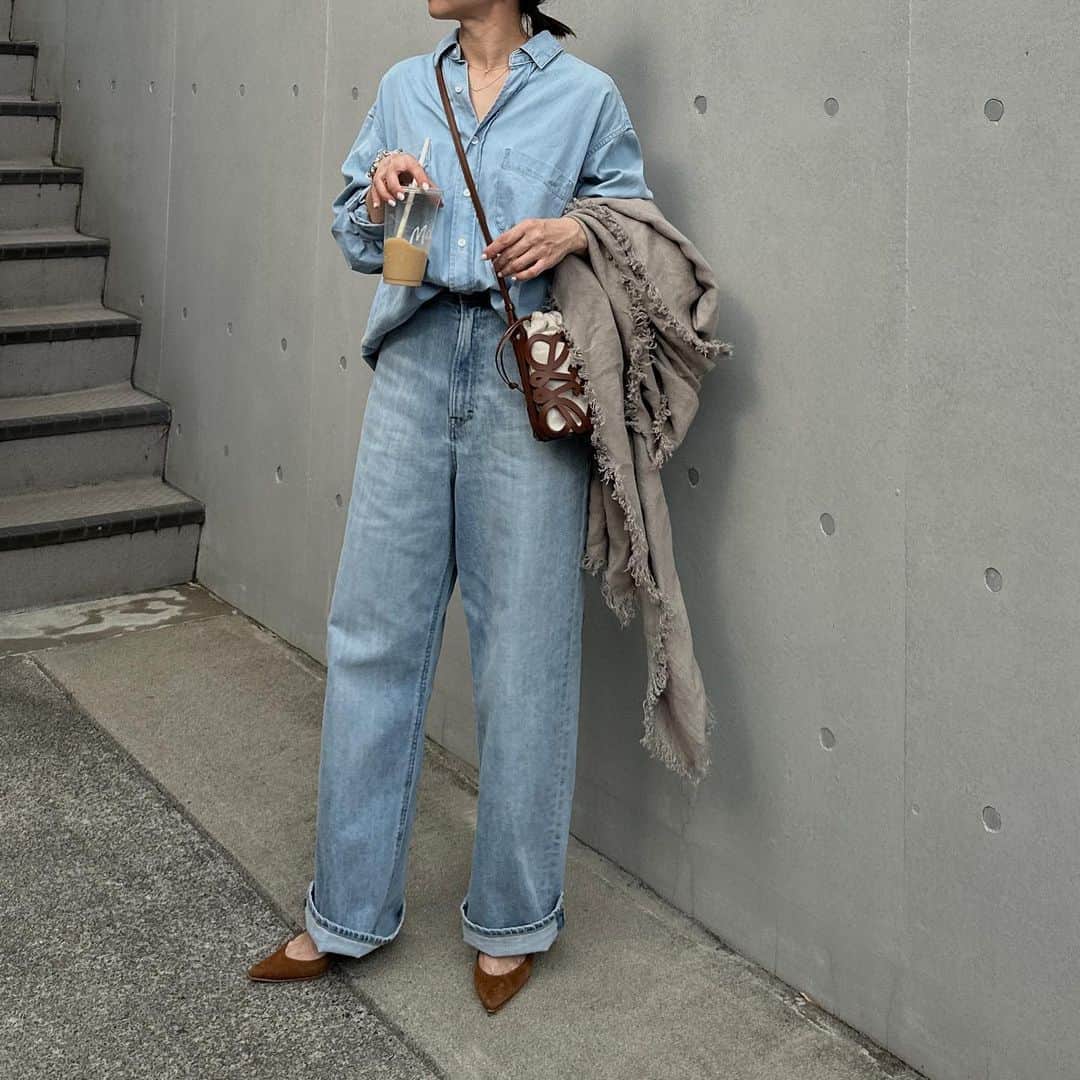yuさんのインスタグラム写真 - (yuInstagram)「・ ・ @yanuk_official  JOAN ・ 今季の新シルエットでルーズストレートシルエットのJOAN👖 腰回りにゆとりがあるデザインでルーズ感がかわいい🫶🏻 ただダボダボじゃなくて足のシルエットがキレイにみえるよ◡̈ 最初から履き馴染んだような柔らかさも🙆‍♀️ ・ yanuk20周年キャンペーン YANUK公式LINE登録で￥2,000オフのクーポンを配布中 4/1-4/30期間限定だって🙌🏻  ・ ・ #coordinate#ootd##YANUK #denim#denimondenim#👖 #ヤヌーク#ヤヌークデニム #デニムコーデ#大人カジュアル #デニデニ#低身長コーデ #骨格ストレート#春コーデ」4月1日 15時36分 - yu.rm