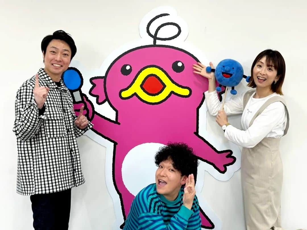 林智美 さんのインスタグラム写真 - (林智美 Instagram)「【🆕お知らせ📻】  4月からABCラジオでスタートする新番組 人生設計ナビpresents 『信濃・もじゃの得する日曜日』で、 アシスタントをさせて頂きます！  吉本新喜劇の信濃岳夫さん、モジャ吉田さんは、 ファイナンシャルプランナーの資格をお持ちで、 お金にまつわることはもちろん、 聞くだけでお得になれる！30分です👏  初回は4月9日で、 毎週日曜日のお昼12:30からです。 初回の収録からよく笑いました🤣笑  楽しい番組になると思います！ 『トクニチ』、 ぜひチェックしてくださいませー！  #ABCラジオ #朝日放送 #人生設計ナビ #得する日曜日 #トクニチ #ファイナンシャルプランナー #吉本新喜劇 #信濃岳夫 さん #もじゃ吉田 さん #ラジオ #radio #ラジオDJ #ラジオパーソナリティー #フリーアナウンサー #リポーター #MC #司会 #イベント #ナレーション #ナレーター #radiko #radikoでもどうぞ」4月1日 6時55分 - h_tomomi_i