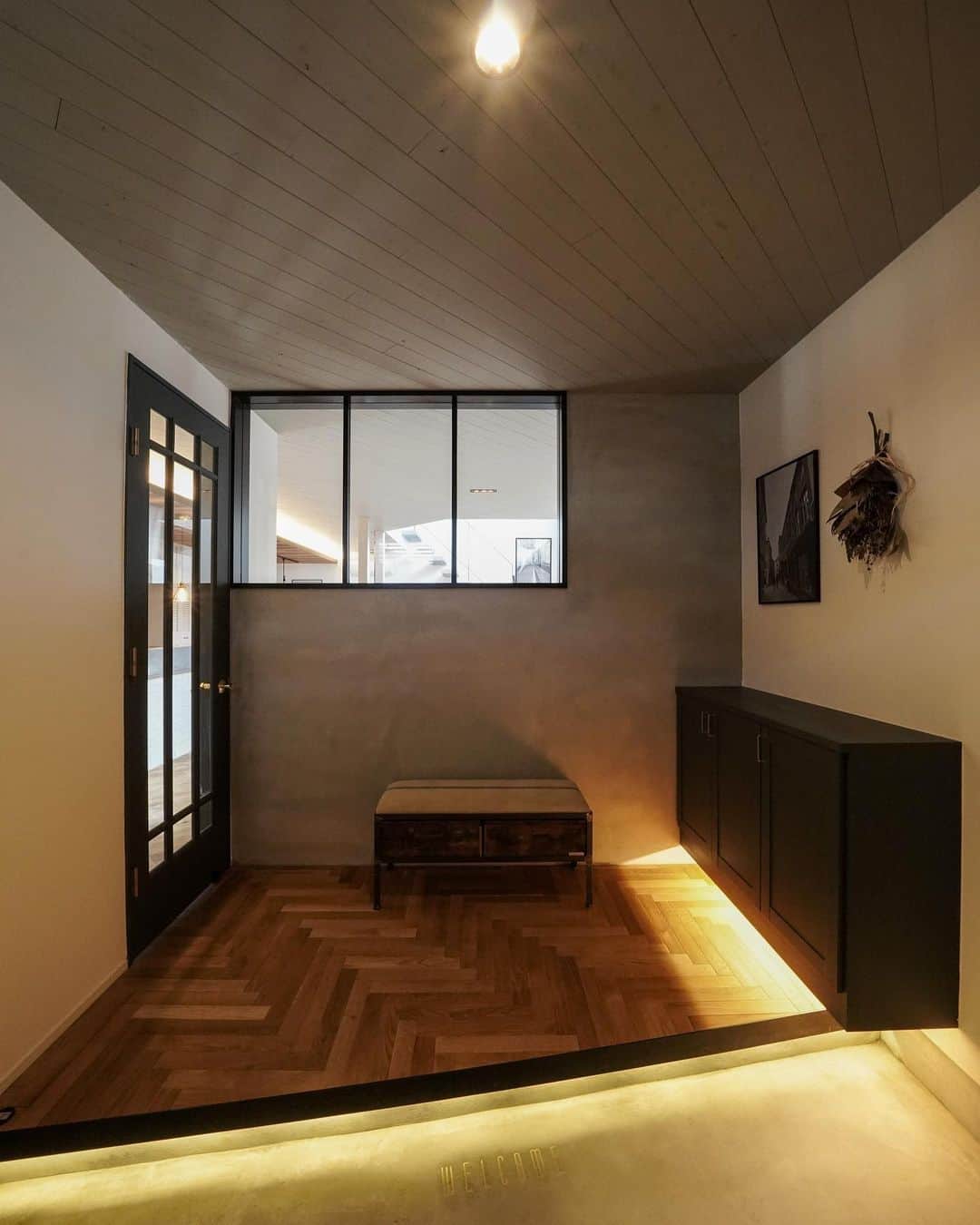 のインスタグラム：「・ Hotel like styleのKさん家 ・ ・ ・ ・ ーーーーーーーーーーーーーーーー 無料相談会開催中 資金計画・土地探しへの勉強会予約 OPEN HOUSE への参加 イベントのご案内 その他家づくりのご相談 ・ →→→→→→ @only_you_siryou もしくはメッセージより ・ ーーーーーーーーーーーーーーーー 施工例はこちら ・ →→→→→→@only_you_home  ーーーーーーーーーーーーーーーー ・ ・ ・ ・　 ・ #外観#インダストリアル #ガレージハウス#カリフォルニアスタイル #アメリカンヴィンテージ#西海岸インテリア #リノベ#ブルックリンスタイル #いえづくり#サーフィン#アウトドア #注文住宅#ホテルライク#vintage #新築#マイホーム #カフェスタイル#モールテックス#home #一戸建て #interior#ランドリールーム#玄関 #平屋#自由設計#おしゃれな家#architectute #新築注文住宅#工務店#オンリーユーホーム」