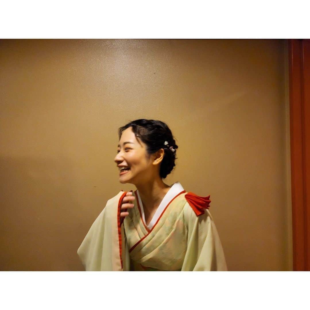 藤間爽子さんのインスタグラム写真 - (藤間爽子Instagram)「ハムレット無事大千穐楽を迎えることができました。ご来場頂きました皆様には本当に感謝感謝です‼︎ありがとうございました。」4月1日 7時17分 - fujimasawako_official