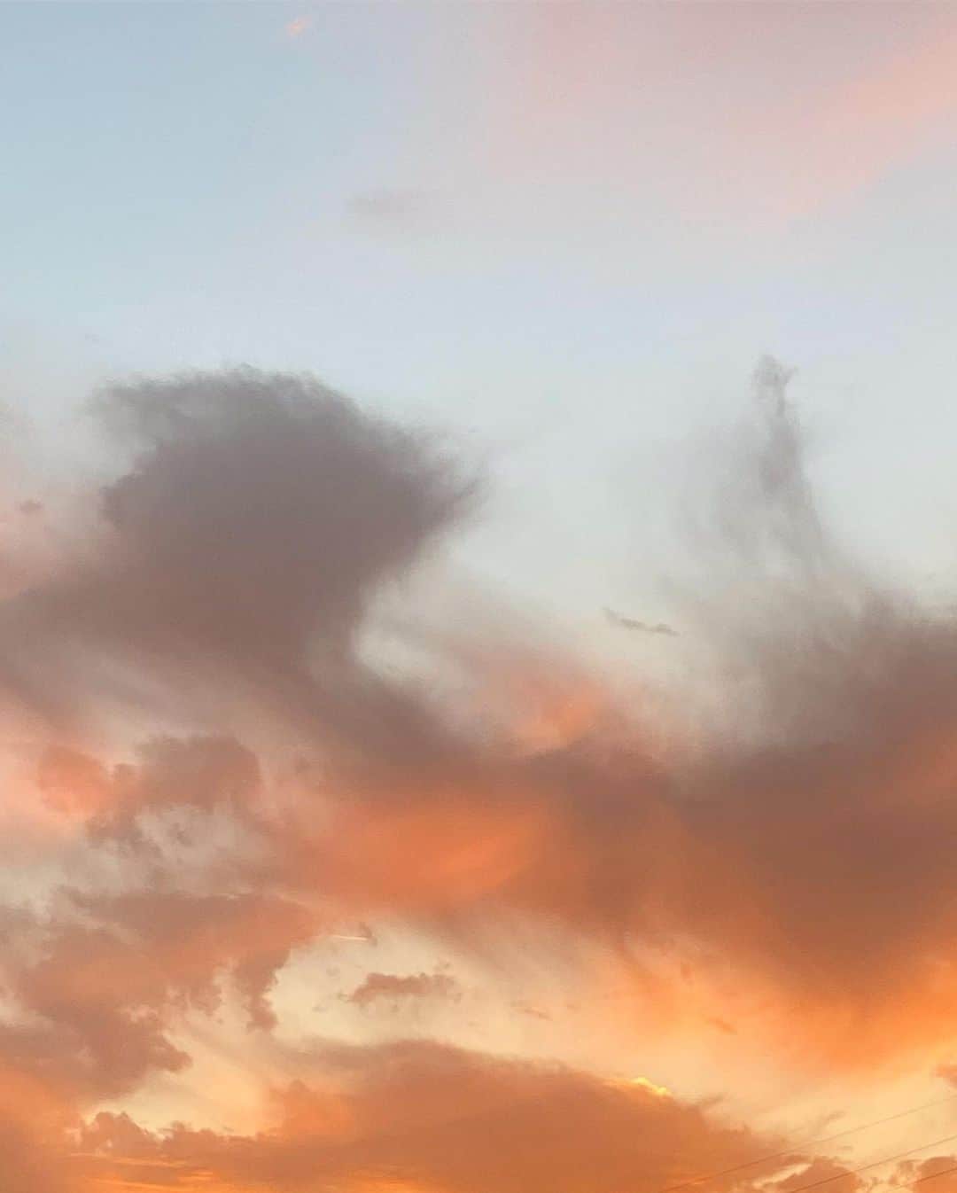 レイチェル・パーソンズのインスタグラム：「pretty skies」