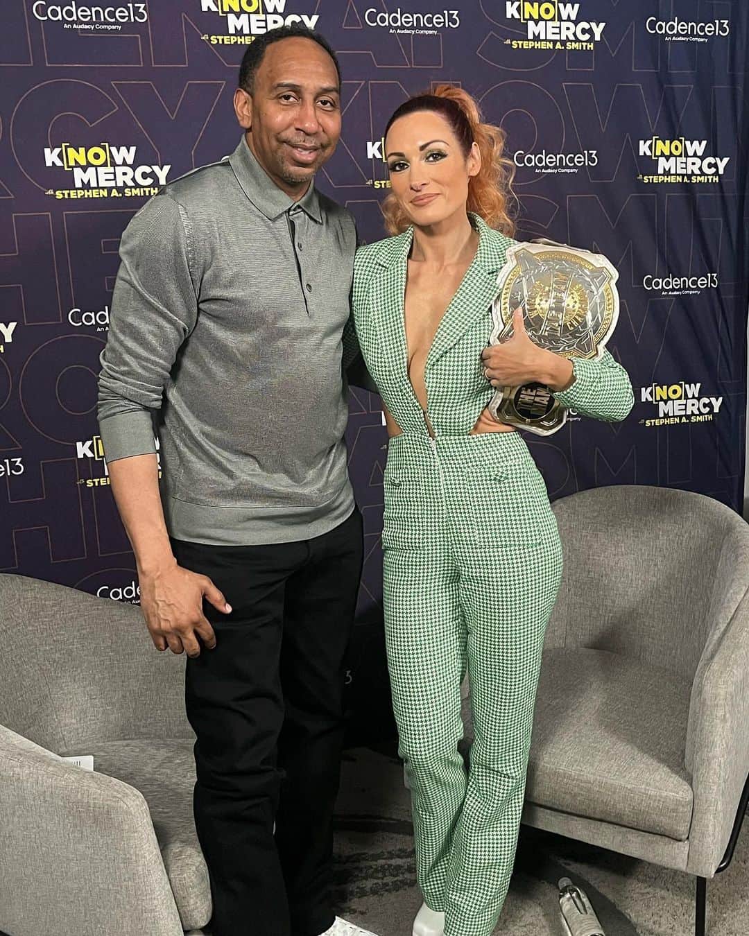 レベッカ・ノックスのインスタグラム：「Couple of legends wagging chins. I probably said too much.  @knowmercypod with @stephenasmith drops tomorrow ahead of #Wrestlemania.」