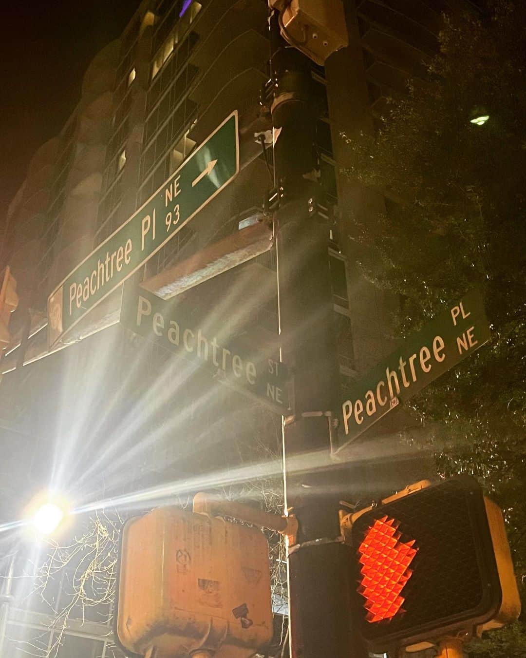 リヴ・タイラーのインスタグラム：「Peachtree 🍑 peachtree 🍑peachtree 🍑」